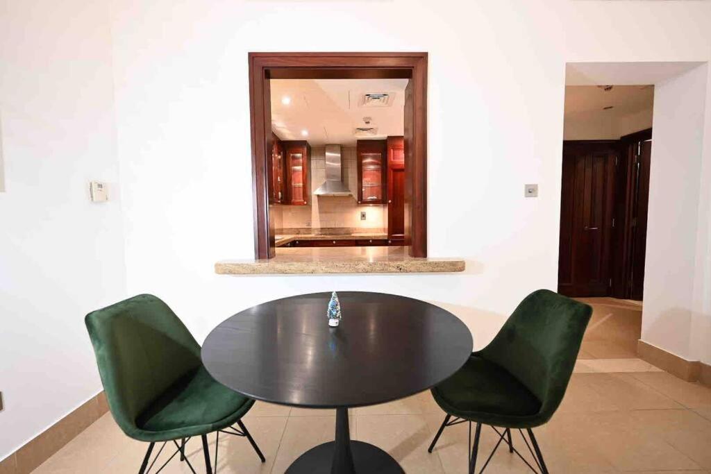 Brand New Furniture . Close To Dubai Mall. Exteriör bild