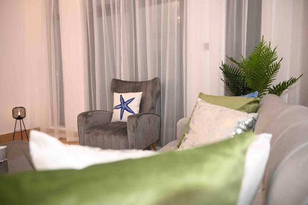 Brand New Furniture . Close To Dubai Mall. Exteriör bild
