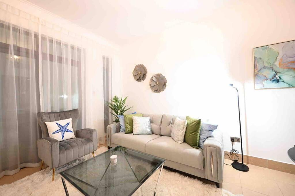 Brand New Furniture . Close To Dubai Mall. Exteriör bild