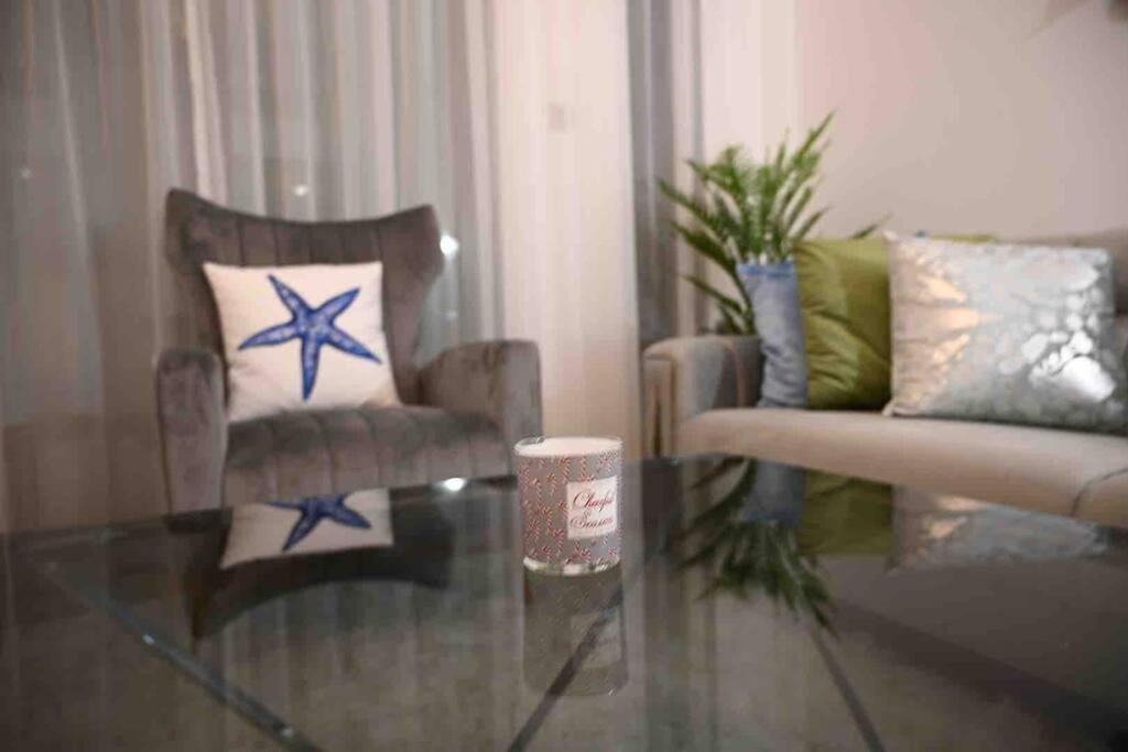 Brand New Furniture . Close To Dubai Mall. Exteriör bild