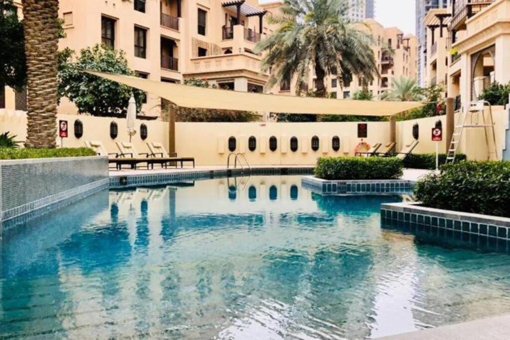 Brand New Furniture . Close To Dubai Mall. Exteriör bild